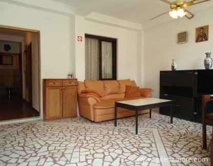 Kuca Kalezic, Apartman br.4, privatni smeštaj u mestu Budva, Crna Gora